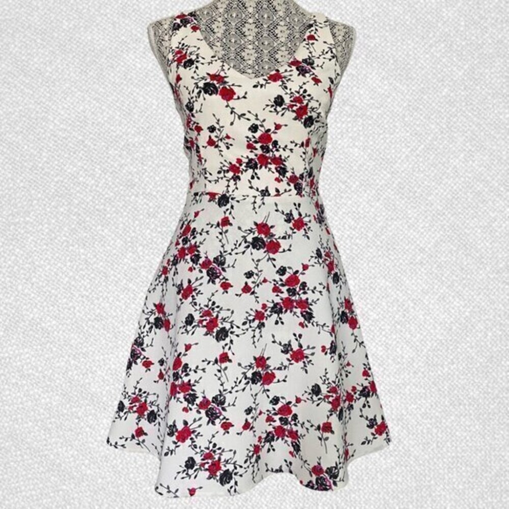 Forever 21 White Sleeveless Flowy Floral Print Dress Size S
